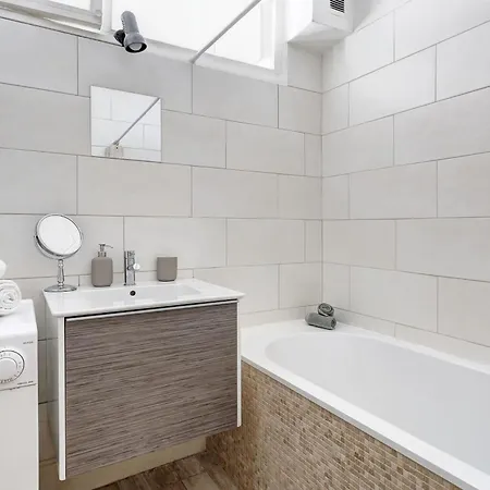 Bnbnova - 1br Eiffel Tower & Rue Cler Апартаменты